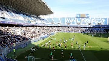Panorámica del entrenamiento del Málaga a puertas abiertas.