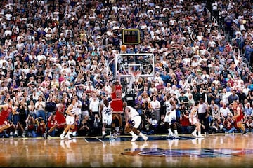 02/06/15 BALONCESTO NBA FINALES CLASICAS PARTIDO
 Final 1998, Utah Jazz vs Chicago Bulls (2-4).
 Michael Jordan.
 
 