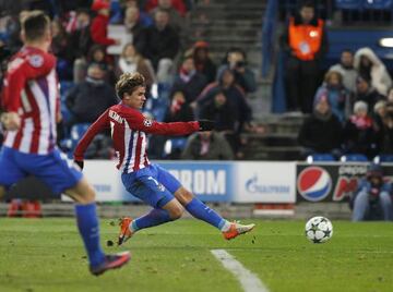 Griezmann scores against PSV in the Champions League.