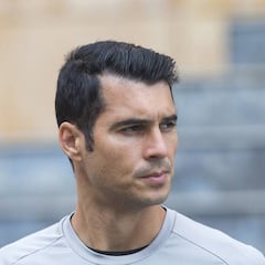 Andrés Fernández estrena el mercado del Huesca