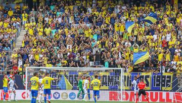 La afición del Cádiz en el Nuevo Mirandilla.