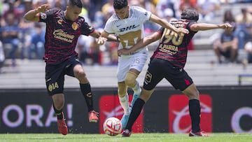 (L-R); Christian Rivera of Tijuana and Jorge Ruvalcaba of Pumas during the game Pumas UNAM vs Tijuana, corresponding Round 01 the Torneo Apertura 2022 of the Liga BBVA MX at Olimpico Universitario Stadium, on July 3, 2022.

<br><br>

(I-D); Christian Rivera de Tijuana y Jorge Ruvalcaba de Pumas durante el partido Pumas UNAM vs Tijuana, correspondiente a la Jornada 01 del Torneo Apertura 2022 de la Liga BBVA MX en el Estadio Olimpico Universitario, el 3 de julio de 2022.