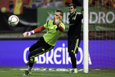 Spain still dithering over Casillas and De Gea