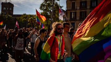 Imágenes de las manifestaciones por el día del Orgullo en Madrid y Barcelona.