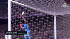 Cumpleaños 37 de Bravo: su atajada histórica a Cristiano en un clásico Madrid-Barcelona