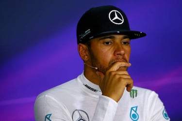 Hamilton wins dramatic Austrian Grand Prix ahead of Rosberg