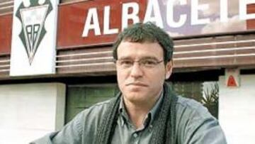 <b>UNA VICTORIA.</b> Monteagudo cree que el Albacete remontará el vuelo si logra una victoria.