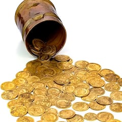 Encuentran un tesoro de 300.000 euros bajo el suelo de casa