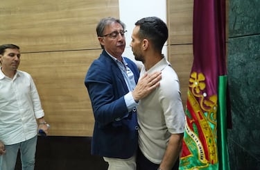 Manu Molina dice adi¨®s al M¨¢laga: ¡°Creo que he dado el nivel para seguir¡±