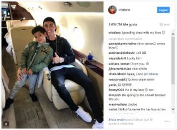 En su Instagram, Ronaldo comparte una mezcla de contenido personal y profesional. Acerca a sus fans a los momentos cotidianos detrás de las cámaras tanto en el campo como fuera de él, compartiendo tanto sus iniciativas empresariales como la relación con su hijo, a través de fotos, videos e Instagram Stories.  