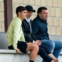 Zinedine Zidane, visita ilustre a las instalaciones armeras