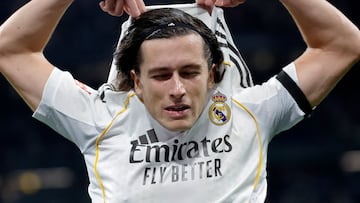 Grimaldo cierra la puerta del lateral