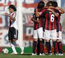 San Lorenzo goleó a River Plate e impidió que alcanzara el liderato