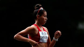 AME3201. BOGOTÁ (COLOMBIA), 20/07/2024.- Fotografía de archivo de la atleta peruana Kimberly García-León, medalla de oro, compitiendo en 35km femenino en los Campeonatos mundiales de atletismo, el 22 de julio de 2022,en Eugene (EE.UU.). Perú participará en los Juegos Olímpicos de París 2024 con el sueño de subir al podio después de 32 años y sus mayores esperanzas depositadas en Kimberly García, una de las grandes figuras mundiales de la marcha atlética en la actualidad. EFE/ Alberto Estevez ARCHIVO