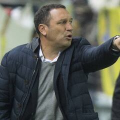 Eusebio no piensa en la Copa, pero reserva a Vela