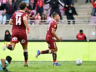 Futbol, Deportes La Serena vs Union La Calera
Fecha 6, Liga de primera 2026.
El jugador de Deportes La Serena Diego Rubio, centro, celebra tras marcar un gol contra Union La Calera durante un partido de la liga de primera disputado en el estadio La Portada en La Serena, Chile.
06/03/2026
Alejandro Pizarro Ubilla/Photosport
Football, Deportes La Serena vs Union La Calera
Sixth date, 2026 First division league.
Deportes La Serena’s player Diego Rubio, center, celebrates after scoring against Union La Calera during a first division league match at the La Portada stadium in La Serena, Chile
06/03/2026
Alejandro Pizarro Ubilla/Photosport