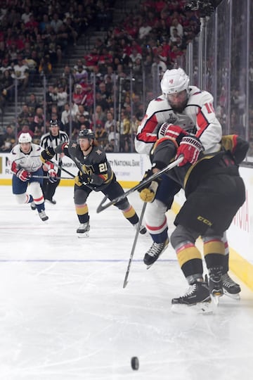 La pelea entre Knights y Capitals en la Stanley Cup de la NHL