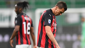 Mandzukic, cabizbajo durante un partido del Milan.