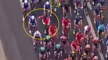 Bouhanni vuelve a liarla: lanzó un puñetazo en plena carrera