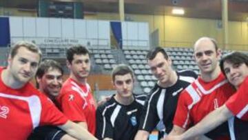 <b>PIE DE FOTO. </b>Texto pie de foto Mayúsculas+4