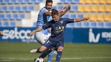 08/11/20 PARTIDO SEGUNDA DIVISION B
UCAM Murcia - El Ejido 2012
Alberto Fernandez, dispara para marcar, gol 1-1