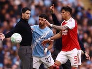 Manchester City took a big step towards catching up to league leaders Arsenal on Sunday and now there looks to be a new favorite to lift the league title.