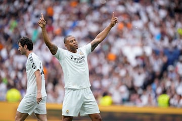 Julio Baptista durante el partido ben谷fico de leyendas XII Coraz車n Classic Match Real Madrid-Borussia Dortmund.
