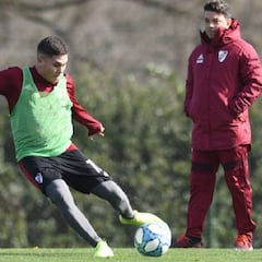 Ilusión en River: Juanfer Quintero se une a práctica de fútbol