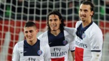 Ibrahimovic y Cavani aferran al Paris Saint Germain al liderato.