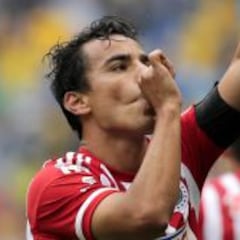Bravo es el máximo goleador activo en el Clásico Nacional