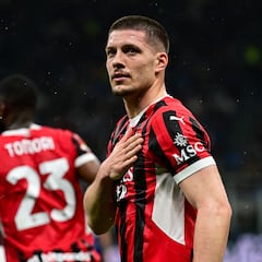 Santi Giménez sería fundamental para que Jovic llegue a Cruz Azul