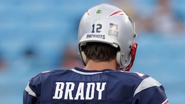 CHARLOTTE, NC - AUGUST 26: Tom Brady #12 of the New England Patriots warms up prior to their game against the Carolina Panthers during their game at Bank of America Stadium on August 26, 2016 in Charlotte, North Carolina. Streeter Lecka/Getty Images/AFP
== FOR NEWSPAPERS, INTERNET, TELCOS & TELEVISION USE ONLY ==
