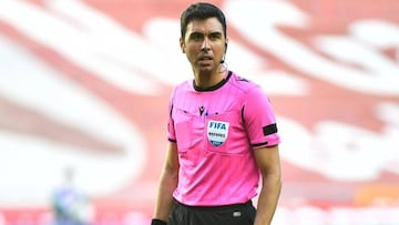 Arda Kardesler, el árbitro del Kryvbas-Betis.