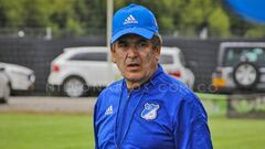 Jorge Luis Pinto dirige la pr&aacute;ctica de Millonarios 