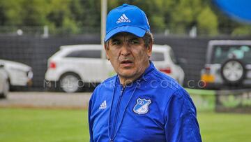 Jorge Luis Pinto dirige la práctica de Millonarios