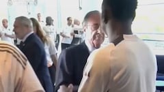 Don’t miss this moment: Florentino’s heartfelt salute with Vinicius Jr.