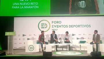 Chema Martínez, Guillermo Jiménez, Jorge Benito y Juan Gutiérrez durante la mesa "42 vs 1, un nuevo reto para la maratón" en el Foro Eventos Deportivos de AS.