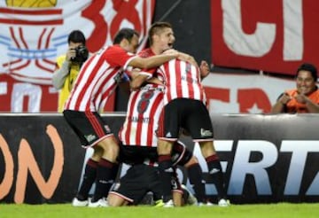 El equipo cardenal visita a Estudiantes en el primer partido de los octavos de final de la Copa Libertadores. La vuelta será en Bogotá el 12 de mayo. 