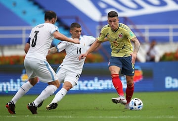 Colombia cayó goleado ante Uruguay en Barranquilla y tendrá que buscar puntos en su visita a Ecuador en Quito