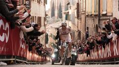 Pogacar en los metros finales de la carrera.