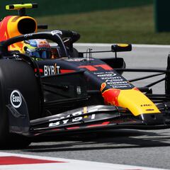 Checo Pérez, con un viernes complicado en el GP de España