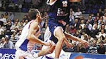 Diego Sánchez entra a canasta.