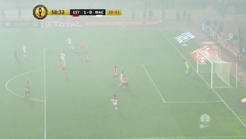 El Wydad se niega a seguir jugando porque un gol anulado no lo revisa el VAR "defectuoso"