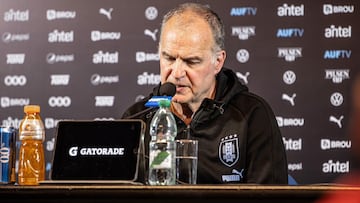 Marcelo Bielsa, técnico de la selección uruguaya.