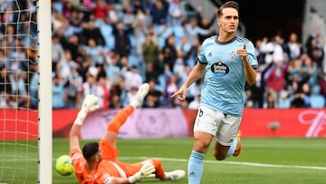 VIGO, SPAIN - MAY 15: Denis Suarez of RC Celta de Vigo celebrates scoring their side's first goal during the LaLiga Santander match between RC Celta de Vigo and Elche CF at Abanca-Bala¨ªdos on May 15, 2022 in Vigo, Spain. (Photo by Octavio Passos/Getty Ima