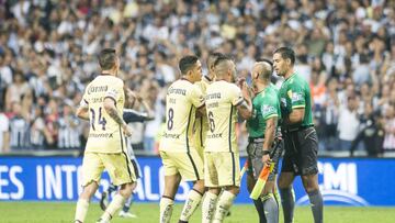 Roberto García Orozco el árbito que pitó la semifinal entre América y Monterrey.