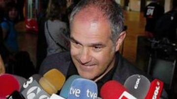 Zubizarreta atendió a la prensa en El Prat.