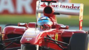 <b>TREMENDO. </b>Alonso exprime su Ferrari.