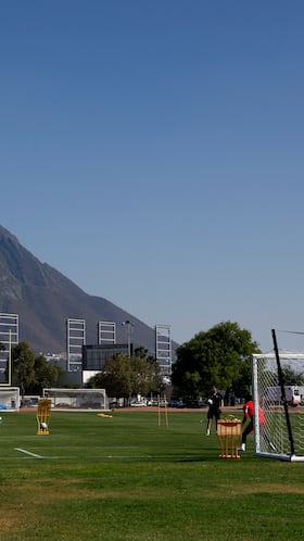 Soccer Football - FIFA World Cup - Inter-Confederation Playoffs - Suriname Training - Centro Deportivo Borregos, Monterrey, Mexico - March 25, 2026 General view of Suriname players during training REUTERS/Daniel Becerril