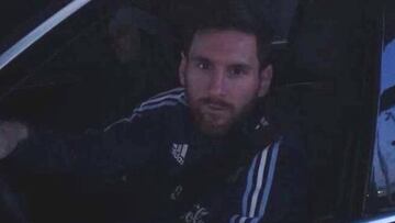 Messi, cazado en un peaje con la ropa oficial de Argentina